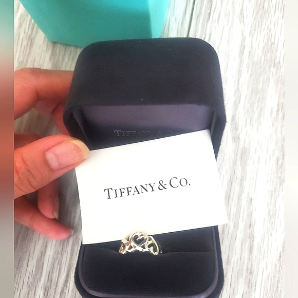 Tiffany Ring size 5 - Picture 1 of 9